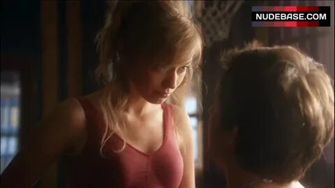 Brittney Irin Hot Scene - Life Unexpected (0:39) NudeBase.co