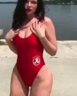 best of julia fox (@juliafoxarchive) - Descarrega el vídeo de Twitter.