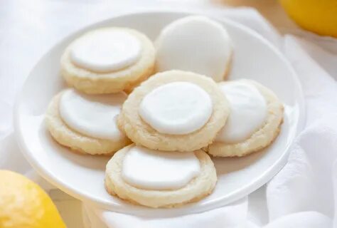 Lemon Meltaway Cookies are a perfect light summer cookie! #l