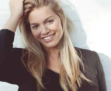 Kurviges Model Angelina Kirsch: "Ich darf essen und werde da
