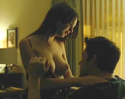 Emily Ratajkowski "Gone Girl" Nude Scene Brightened And Color Cor...