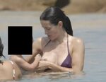 Courteney Cox boobs Naked body parts of celebrities