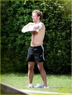 Chris Martin: Shirtless London Workout!: Photo 2859800 Chris Martin, Shirtless P