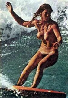 Barbara Leigh surfing fully nude
