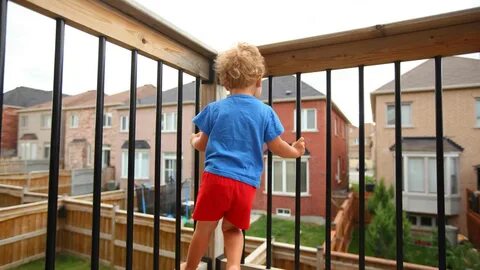 Balkon kindersicher machen: 7 Tipps, damit eure Kinder siche