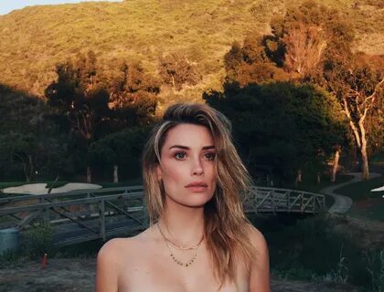 Hot Arielle Vandenberg Photos - 12thBlog
