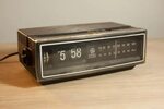Vintage General Electric Flip Number Radio Alarm Clock - Vin