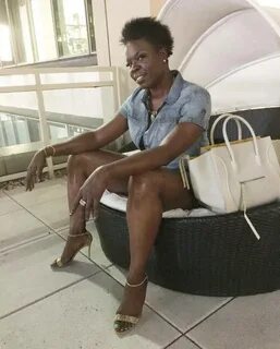 Leslie Jones's Feet wikiFeet