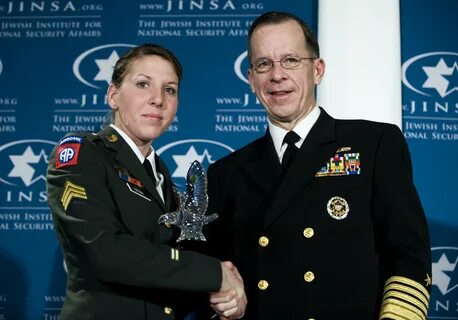File:Adm. Mike Mullen poses for a photo with U.S. Army Sgt. 