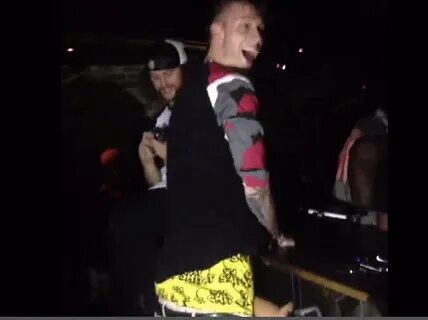 MGK Getting Dome From Rachel Starr At Monroe Club In Dallas!