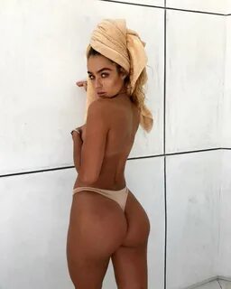 Sommer Ray Nude