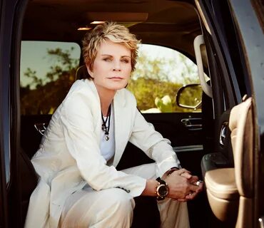 File:Patricia Cornwell.jpg - Wikimedia Commons