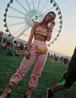 Coachella's Instagram Style Stars Music festival outfits, Fe
