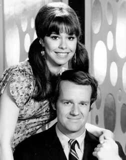 Elaine Giftos and Mike Farrell - 24 Femmes Per Second