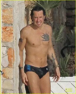 Keith Urban: Speedo Sexy in France!: Photo 2748124 Celebrity