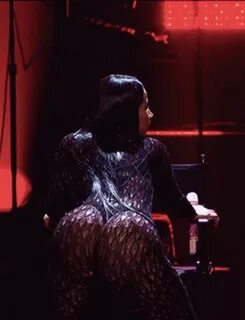 Nicki Minaj Twerking Her Ass GIFs Tenor
