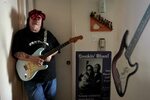 Dallas blues guitar great Smokin' Joe Kubek has died at 58