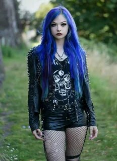 Pin by Jason on Lady Metal \m/ Gothic fashion, Hot goth girl