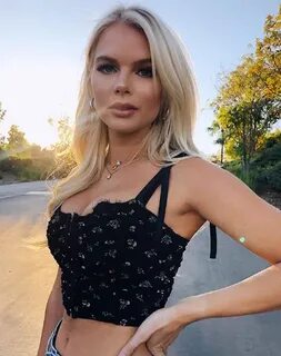 60 Sexy and Hot Kelli Goss Pictures - Bikini, Ass, Boobs - T