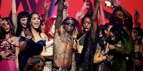 Lil Wayne prefiere actuar con 40 actrices porno que ir a los