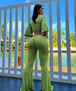 Ana Paula Saenz - Encuentranos en Twitter 🍑... Facebook