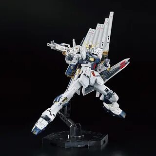 RG 1/144 RX-93 ν Gundam Titanium Finish, Premium Bandai