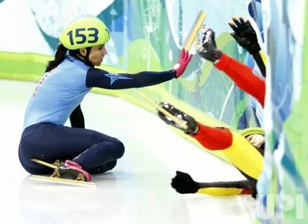 Photo: Women's 1500 meter short track speed skating at the 2