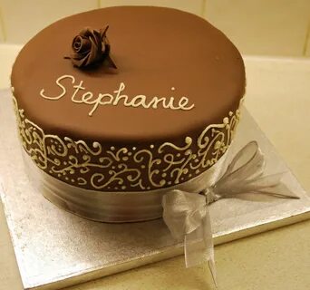 Simple elegance: White and Milk Chocolate cake Easy cake dec