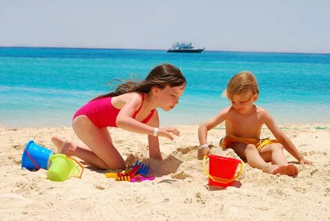 Pictures Little girls beaches Children 2 Sand toy 2560x1713