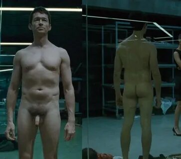 Simon Quarterman naked in 'Westworld' at Movie'n'co