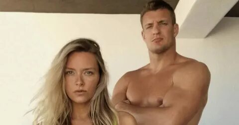 Tom Brady Posts Hilarious Comment on Gronk's Supermodel GF's