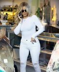 More Pics of Khloe Kardashian Ripped Jeans (25 of 41) - Khlo