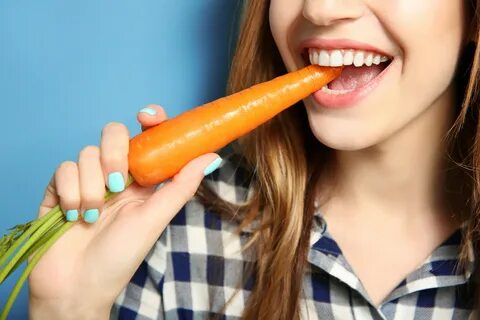 Japanese girl band eat carrots