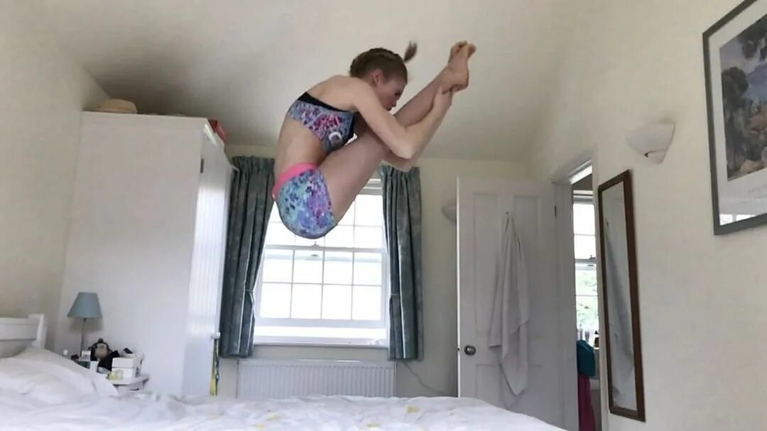 Hannah Deeprose 🤸‍♀️ в Instagram: «I finally made a bed gymnastics video! ...