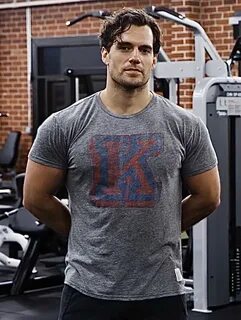 Henry Cavill Henry cavill, Gorgeous men, Henry