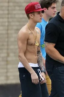superficial guys: JUSTIN BIEBER SHIRTLES in SOHO PICTURES IN