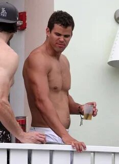 Shirtless Kris Humphries Parties In Miami! Miscellaneous Cel