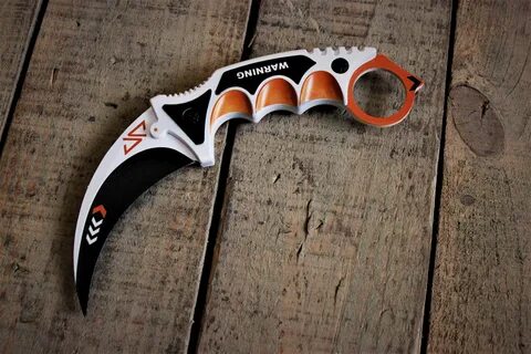 CS:GO players, Here’s How You Can Get Your Own Karambit! " Y