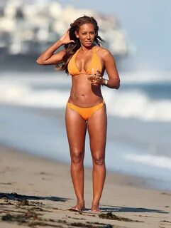 Melanie Brown Shows How She's Losing The Baby Weight - Celeb