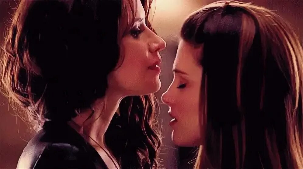 Head Kiss GIF - Head Kiss Girls - Discover & Share GIFs