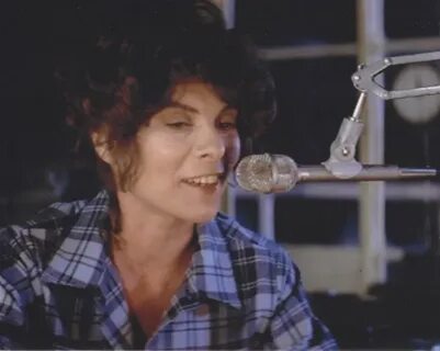 Adrienne Barbeau - Biography, Height & Life Story Super Star