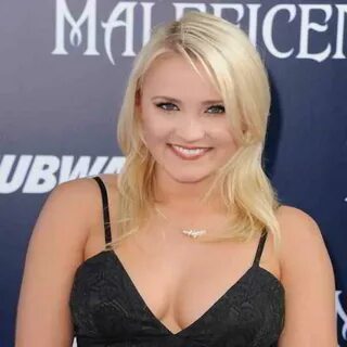 Emily Osment bra size - Brasizemeasurements.org