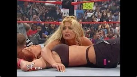 WWF RAW 07.24.2000: Trish Stratus vs. Lita - Strap Match (HD) - video Daily...