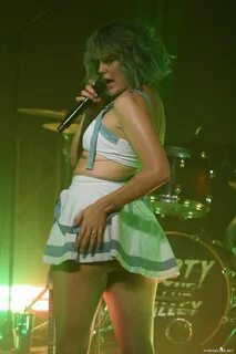 Leaked Betty Who Flashing Tight Ass And Cameltoe On A Stage