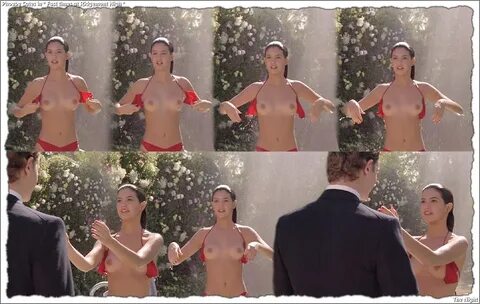 Phoebe Cates shows her nude breasts in Fast Times At Ridgemo