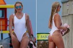 Lindsey Vonn rocks her bikini tan lines and more star snaps 