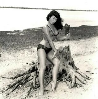 Bettie Page Feet (77 pictures) - celebrity-feet.com