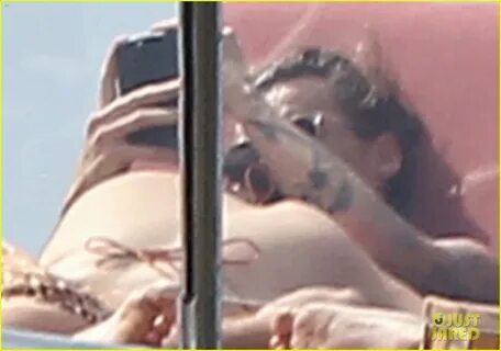 Kendall Jenner & Harry Styles Get Cozy, Flaunt PDA in St. Ba