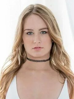 Daisy Stone * Height, Weight, Size, Body Measurements, Biogr