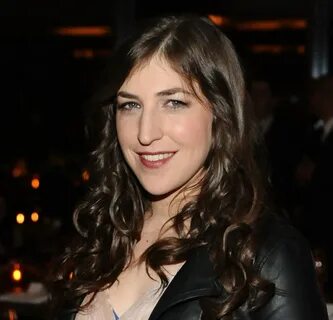 How TBBT Actress Mayim Bialik is Changing Things Wikye